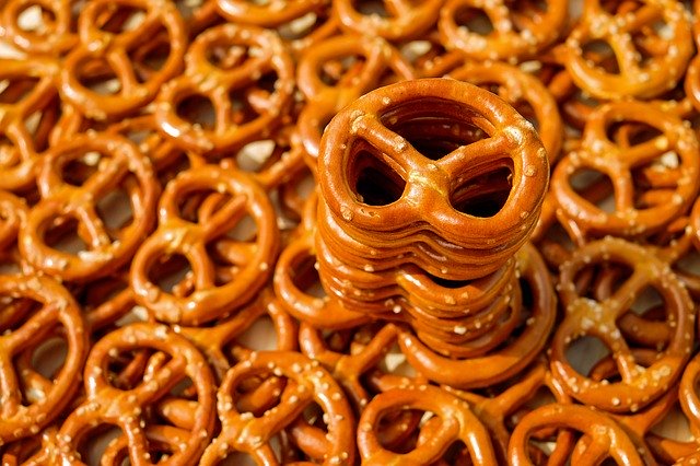 15 Delicious and Healthy Kids Party Food - Pretzels