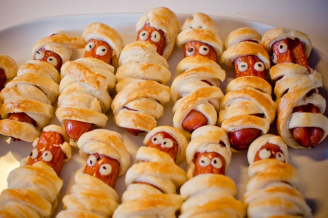 15 Delicious and Healthy Kids Party Food - Mini Sausage Rolls